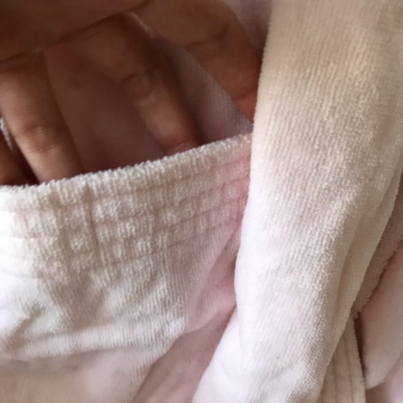 Pink robe - Picture 2 of 8